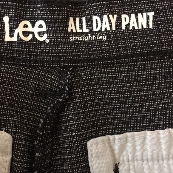 LEE ALL DAY PANT straight leg woman’s size 6 petite - Picture 3 of 5